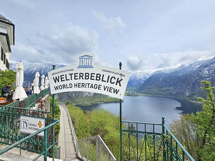Der "Welterbe-Blick" vom Rudolfsturm zum Hallstättersee