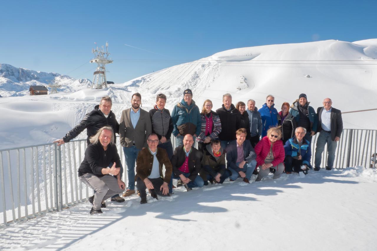 Welterbe Salzkammergut _ Workshop 25.2.2026 _ Motiv Gruppenbild Workshop-Teilnehmer 1 _ Bild Michael Körner _ LR.jpg