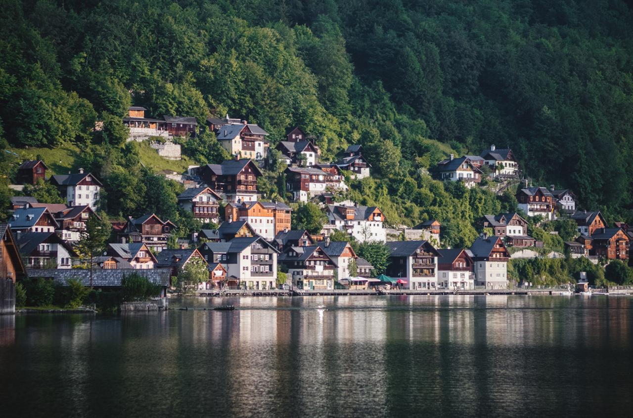 Hallstatt vom Hallstätter See aus gesehen _ Bild Edwin Husic