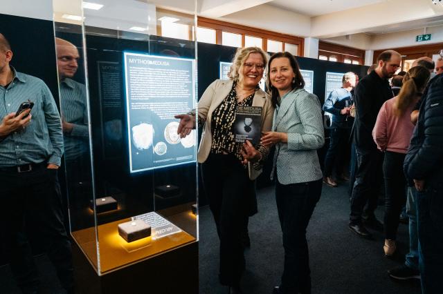 48 - 25_12_02_Medusa_Hallstatt_PreOpening-35.jpg