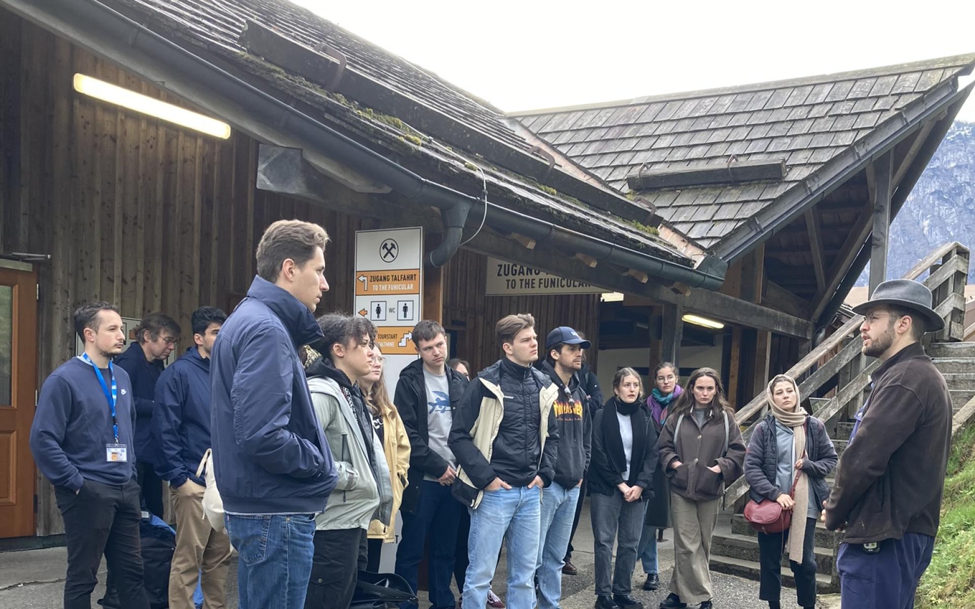 2024-04-05 Salzbergwerk Daniel Brandner mit Studentengruppe