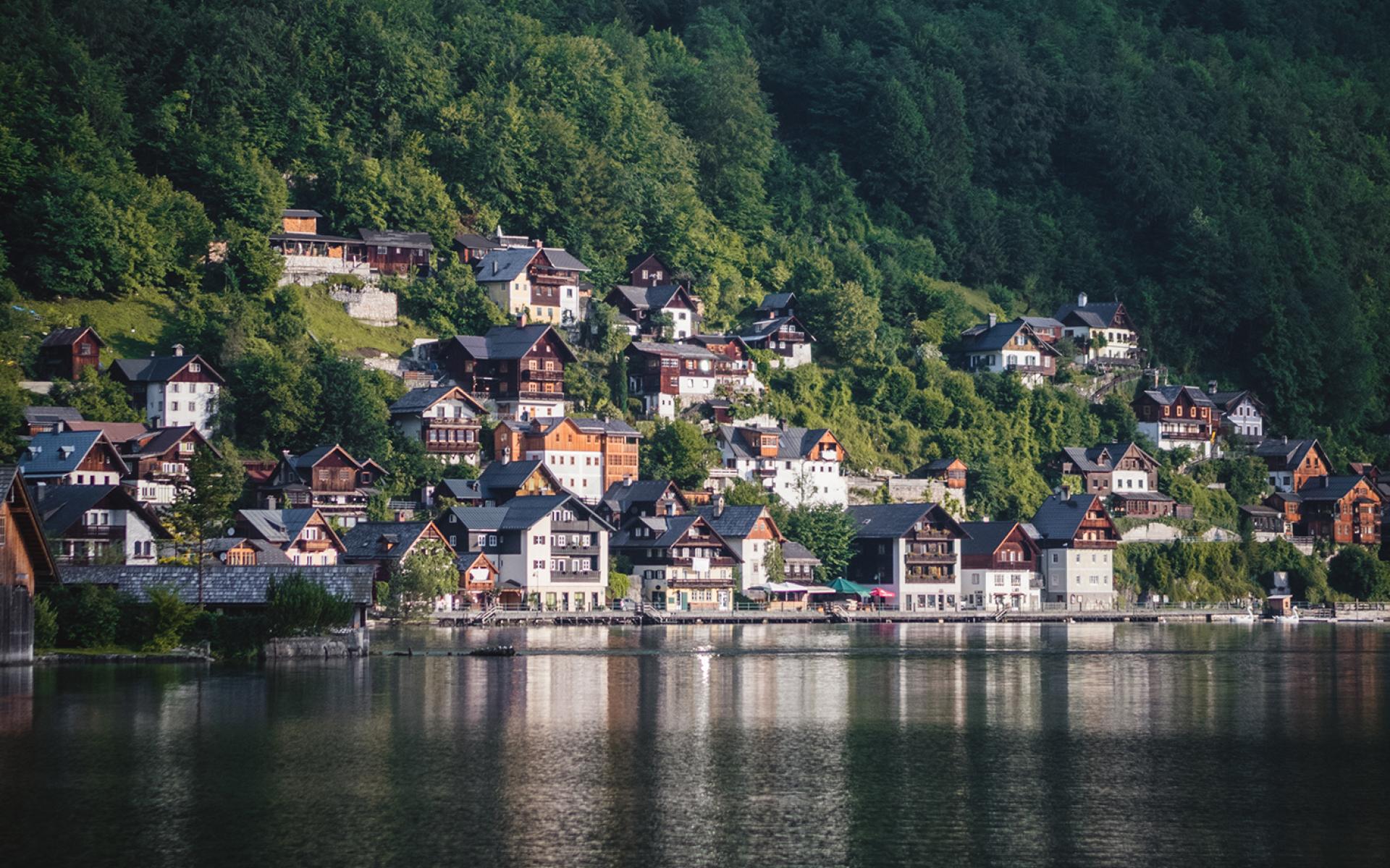 Hallstatt vom Hallstätter See aus gesehen _ Bild Edwin Husic