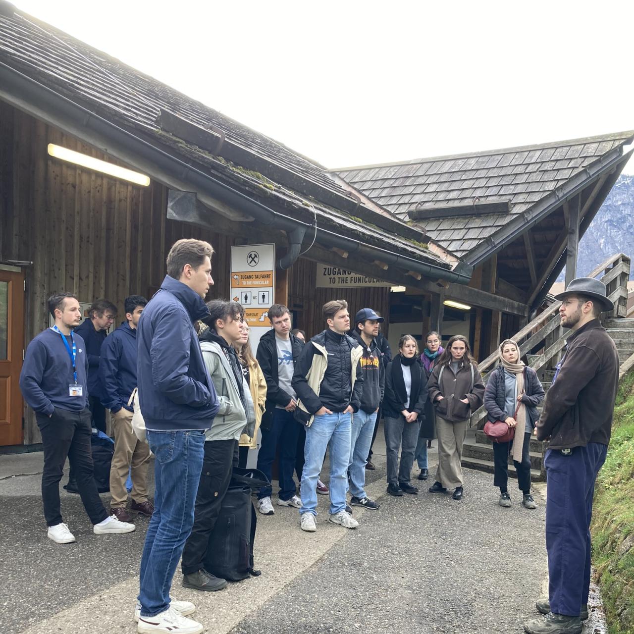 2024-04-05 Salzbergwerk Daniel Brandner mit Studentengruppe