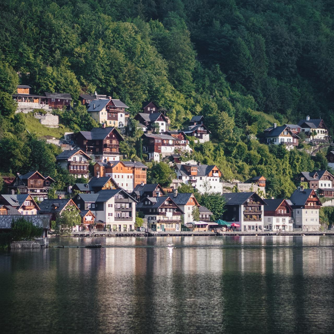 Hallstatt vom Hallstätter See aus gesehen _ Bild Edwin Husic